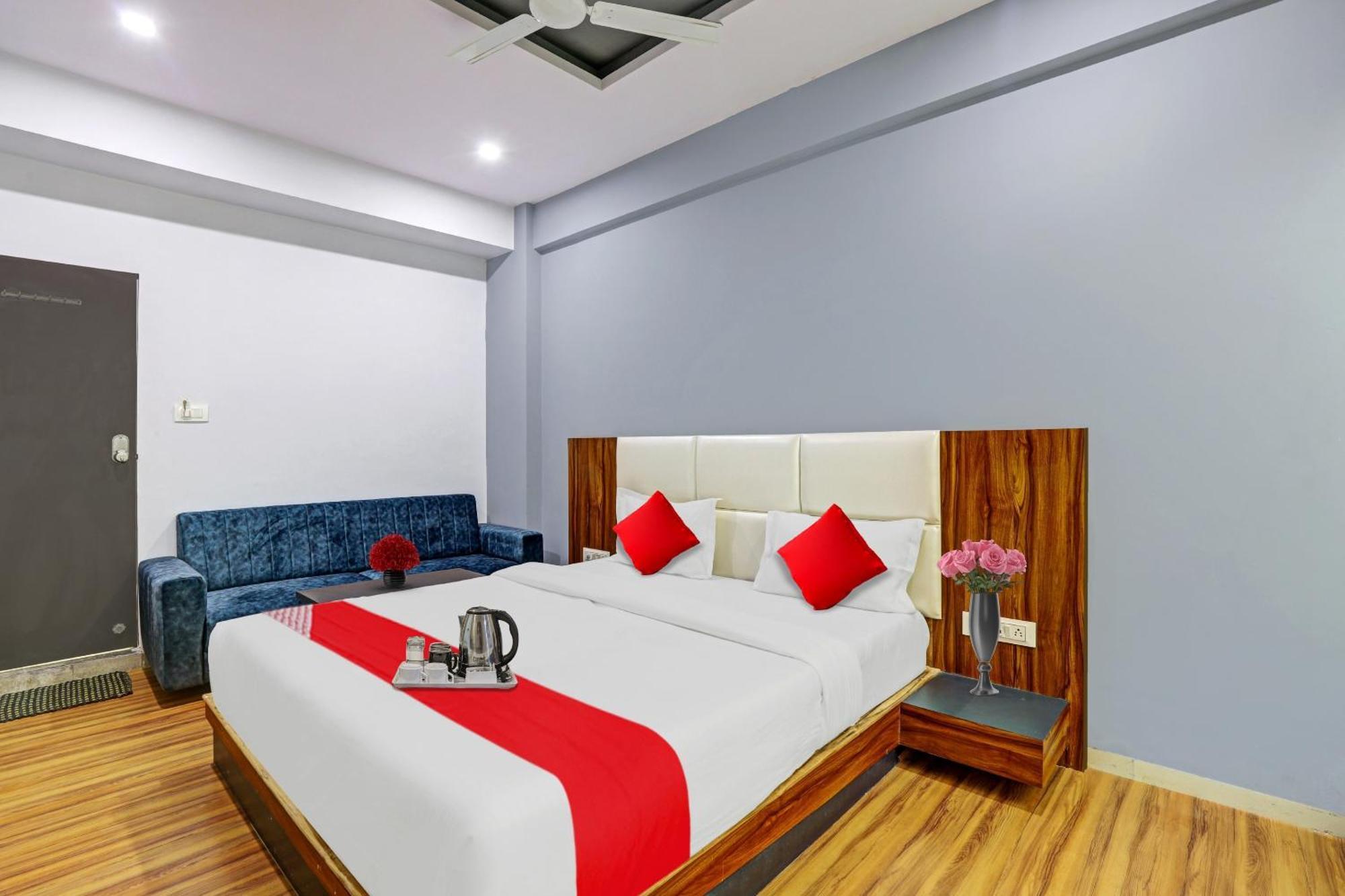 Hotel O Max Surat Dış mekan fotoğraf