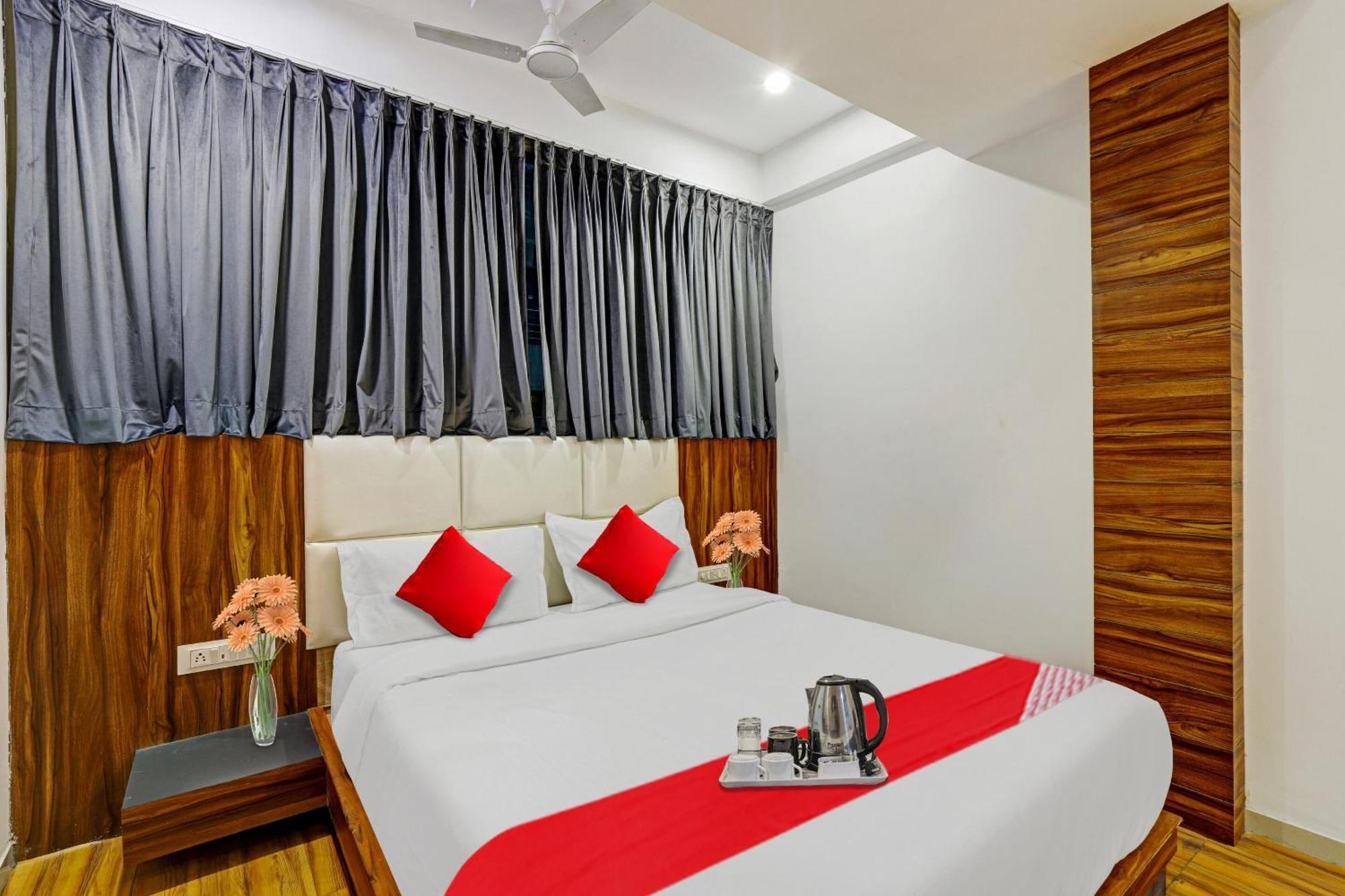Hotel O Max Surat Dış mekan fotoğraf