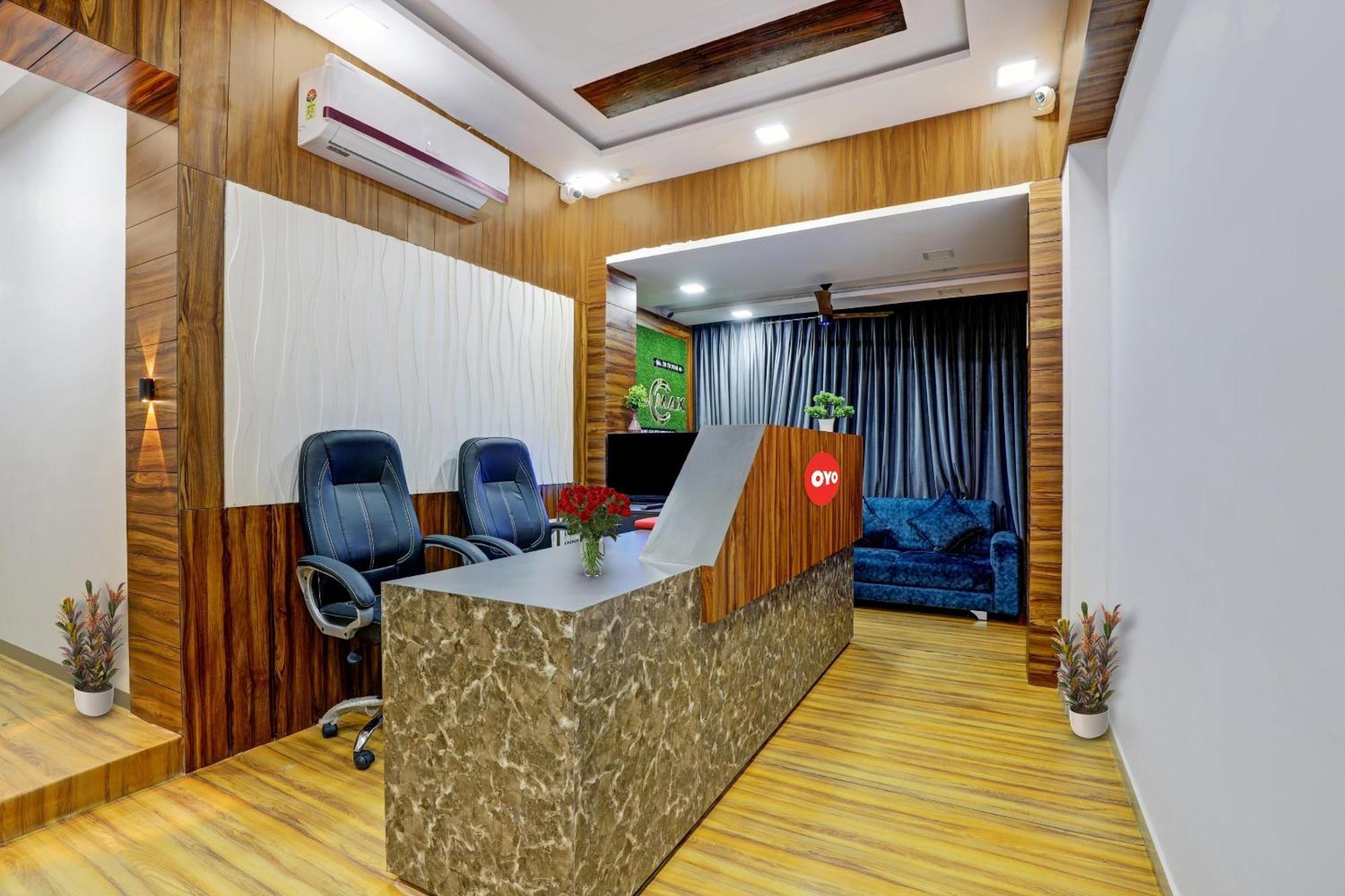 Hotel O Max Surat Dış mekan fotoğraf