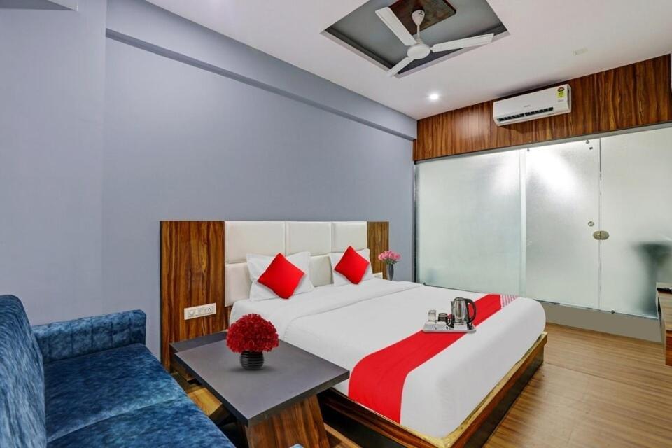 Hotel O Max Surat Dış mekan fotoğraf